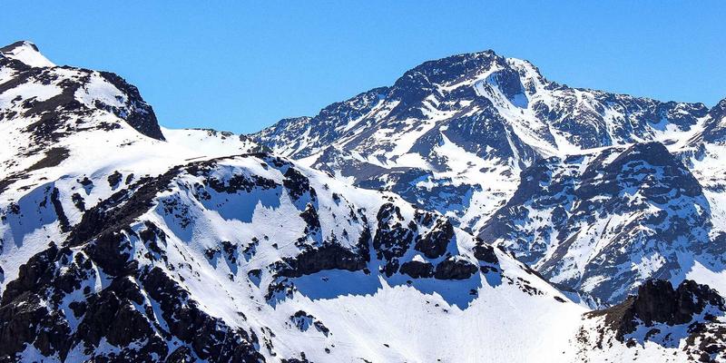 年货卡71：赛博朋克风春节购物指南，用科技感点亮传统年味